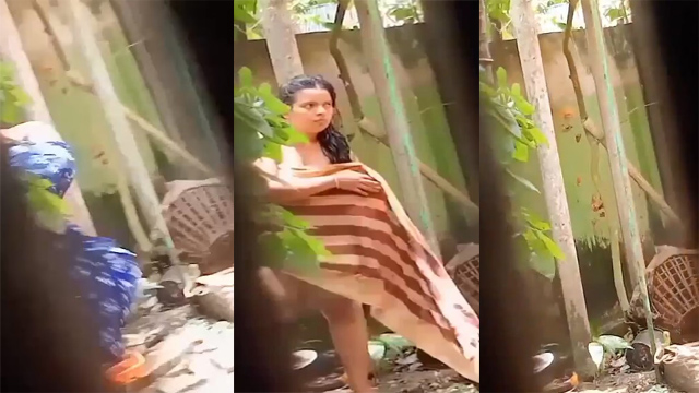 Beautiful Neighbour Wife Captured MMS Viral On Internet