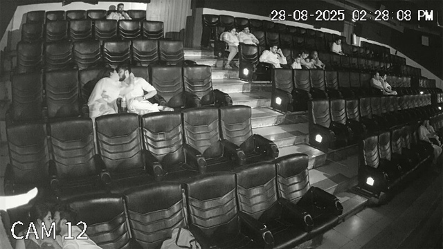 Cinema Hall CCTV Cam Blowjob XXX Video Viral