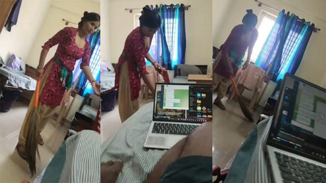 Bachelor College Boy Masturbating in She Giving Smile Front of her Maid