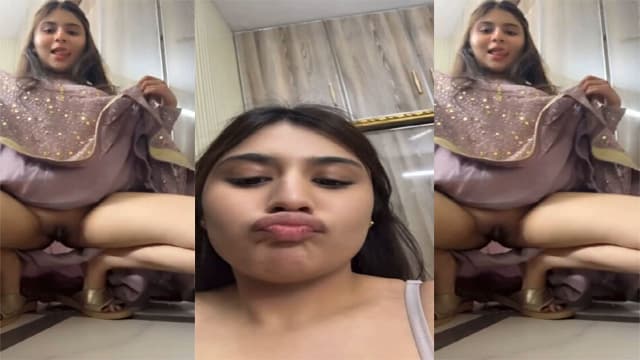 Hot Indian Girl – Gorgeous Teasing Viral Video